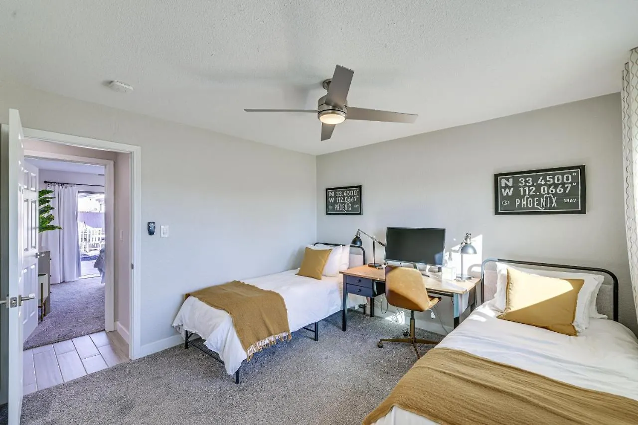Modern Scottsdale Home 2 Mi To Old Town! Semesterbostad