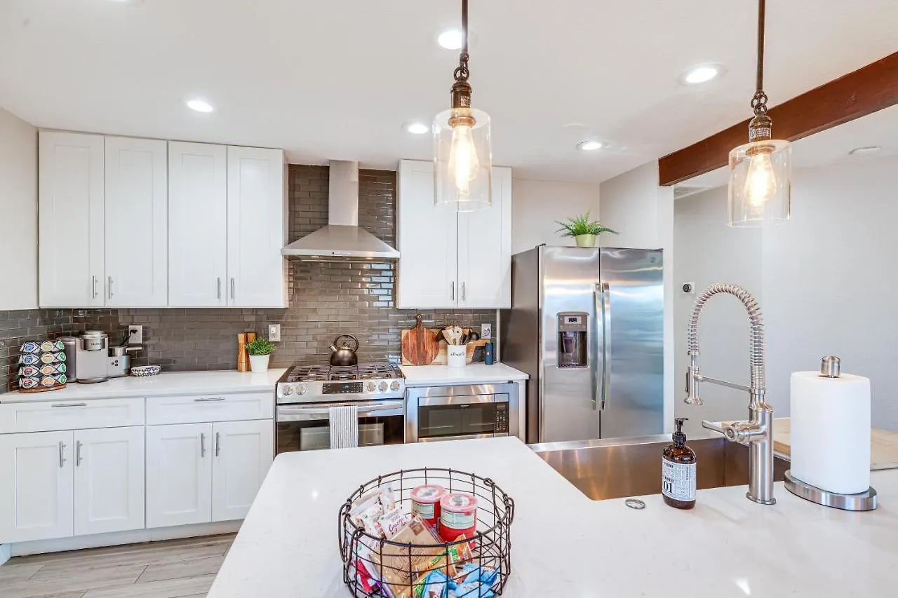 Modern Scottsdale Home 2 Mi To Old Town! Semesterbostad