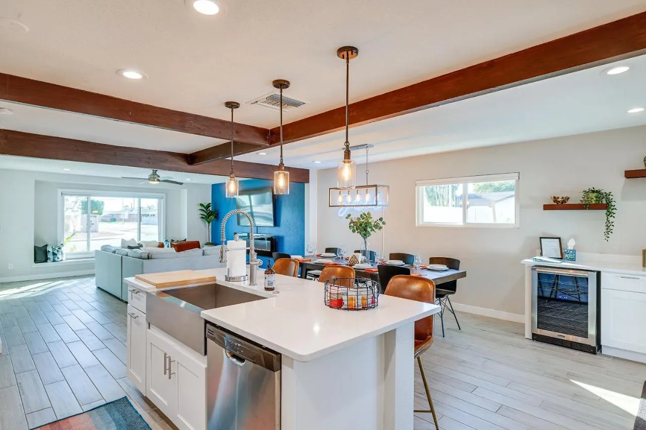 Modern Scottsdale Home 2 Mi To Old Town! Semesterbostad